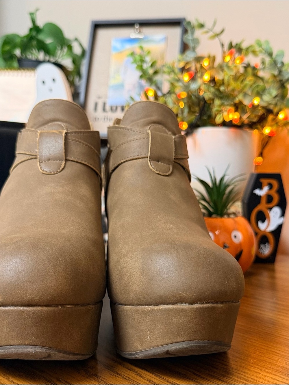 Women’s Tan Platform Clog